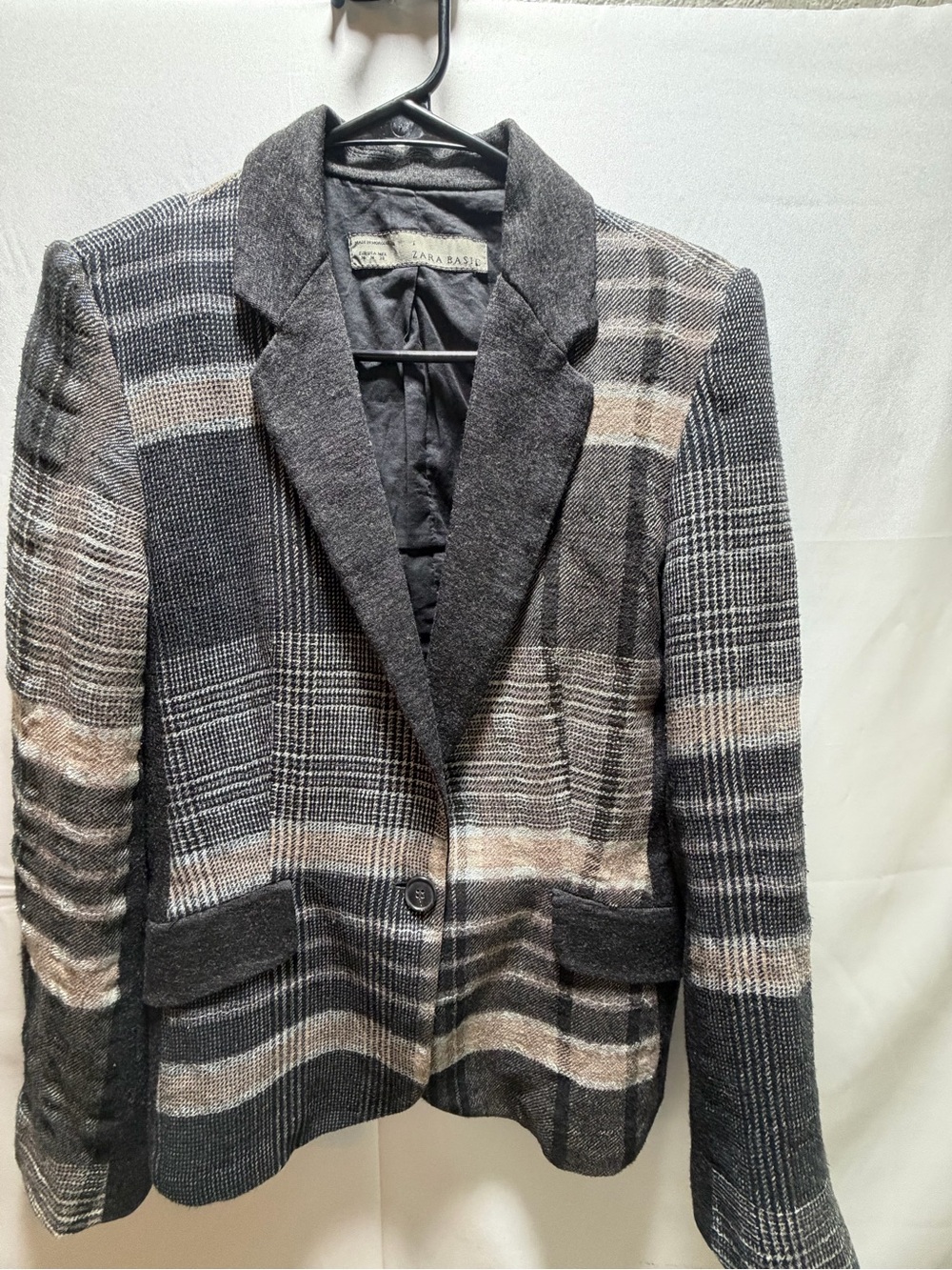 Zara Plaid Single-Button Tailored Blazer in Grey and Beige